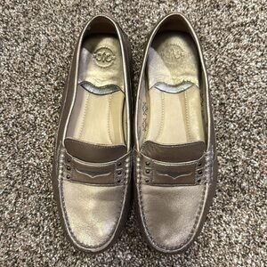 ✨ Johnston & Murphy Claire Pewter Leather Loafers – Size 8 ✨